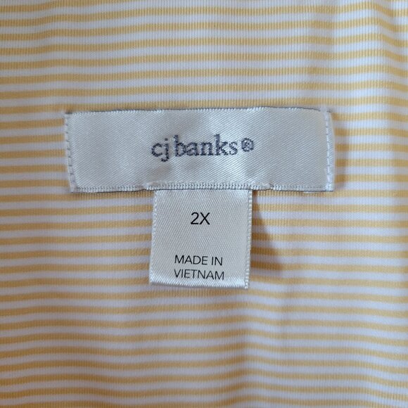 CJ Banks Full Zip Quilted Puffer Vest Women’s Plus 2X Light Yellow w/waffle knit - Picture 4 of 7